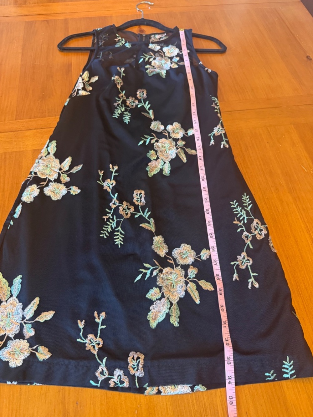 Vince Camuto Floral Black Dress size 4 Gorgeous Detail - Picture 2 of 16